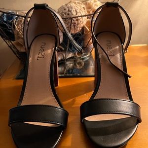 Strapped black Open Toe heels